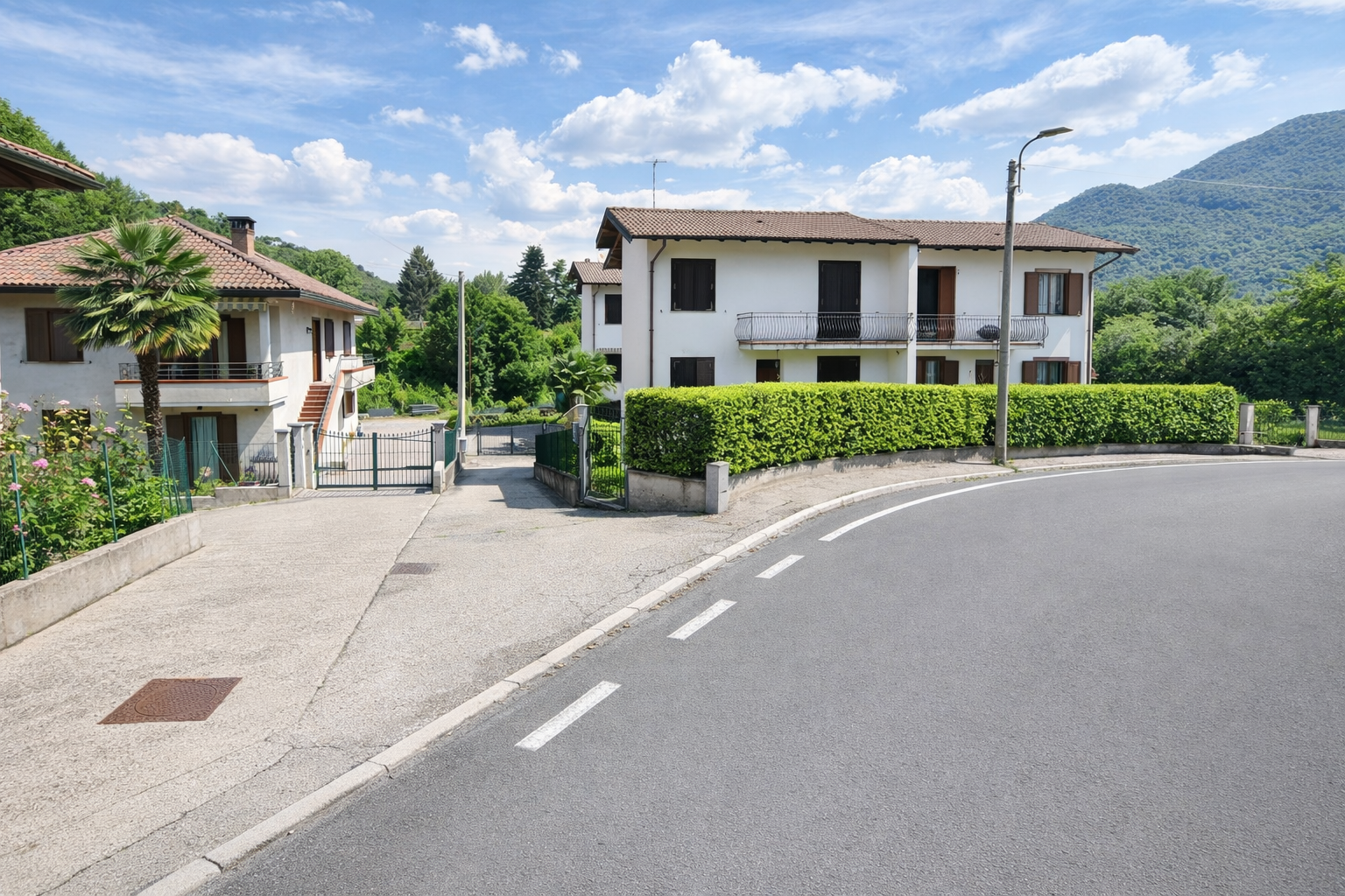 Via per Besano, Cuasso al Piano